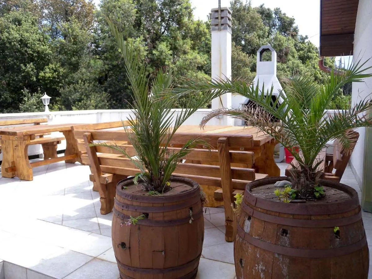 Apartment Supetarska Draga 5 Croatia